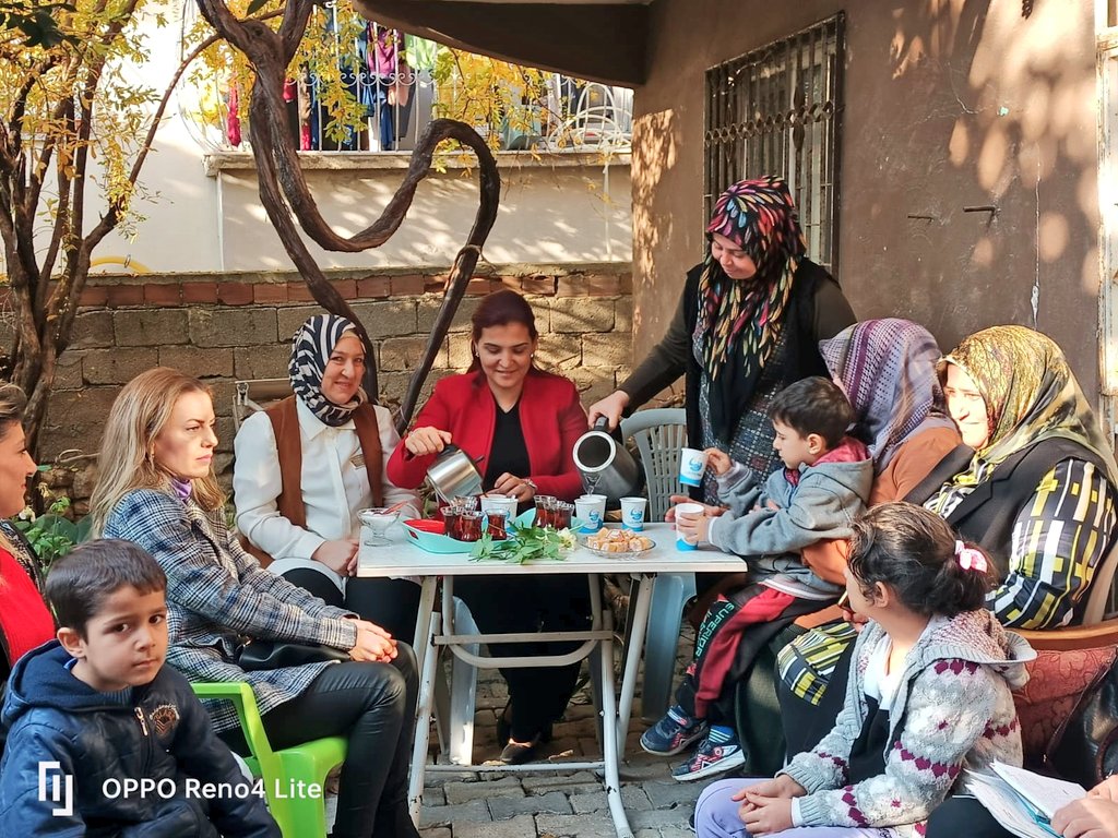 akkadin_hatay's tweet photo. 📍Antakya

İl Kadın Kolları Başkanımız Zehra EREN, kendilerinin de oy kullandığı 2362 nolu sandıkta oy kullanan mahalle sakinleri ile sandık esaslı toplantı gerçekleştirdiler. 

#İnandığınYoldaYürü
#Hedef2023
#AkKadınHatay

@erolkaya_ist https://t.co/BzYwkAwWxQ