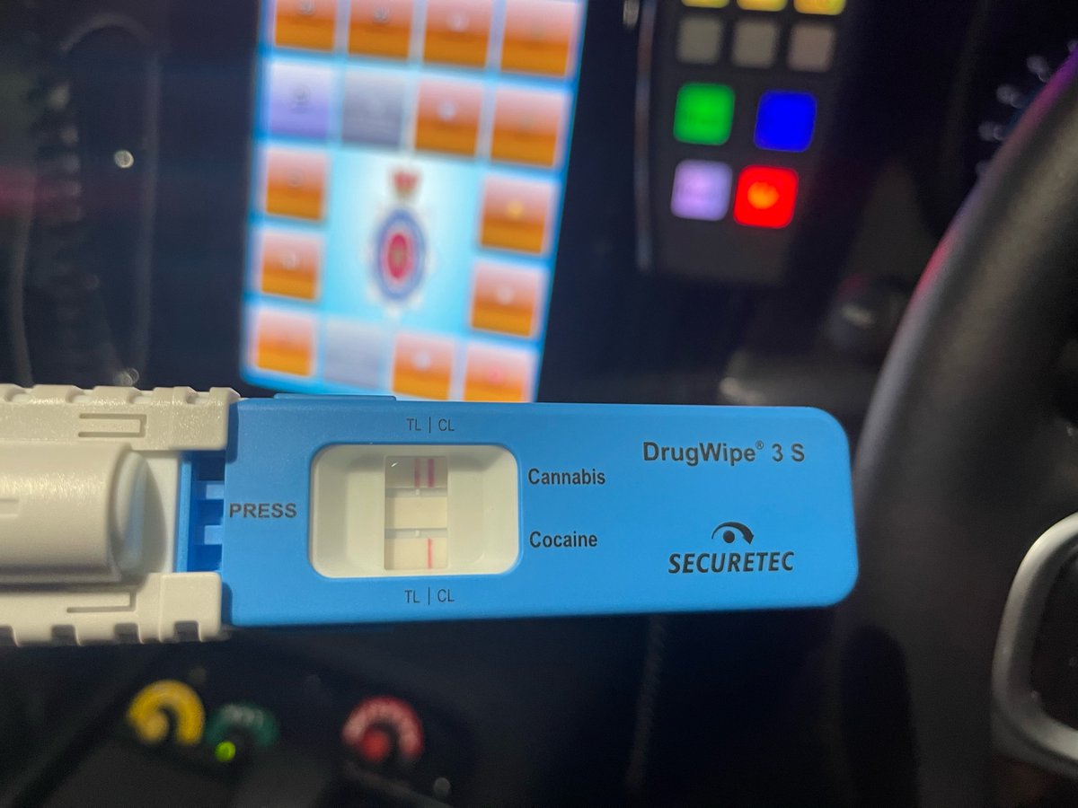 LancsRoadPolice's tweet photo. Whilst #HO50 was waiting for recovery from the previous job this Kia Picanto was stopped on Garstang Road, Catterall.
The driver was arrested after failing a roadside @DrugWipeUK for cannabis.
#T1TacOps https://t.co/M1Ztun1yUt