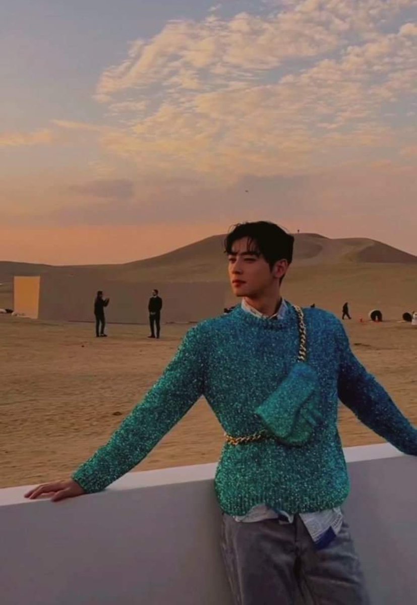 DoToma1's tweet photo. He is so fine
#EUNWOO #DiorMenFall #Egypt https://t.co/Io0oCrP12w