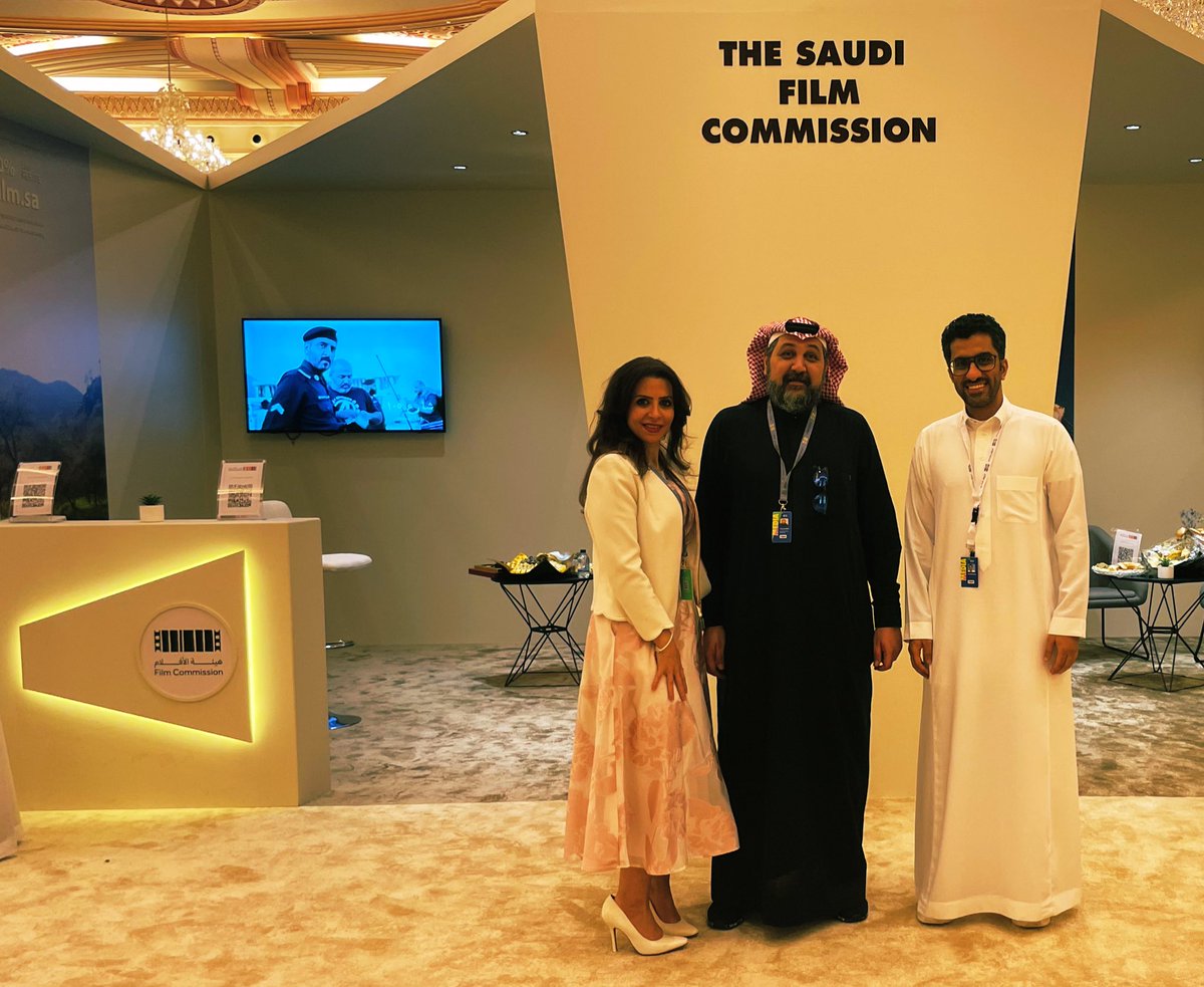 saudiaworkshop's tweet photo. في مهرجان البحر الأحمر السينمائي 
المتألق دوما @naifmutiri في ركن هيئة الأفلام في إنتظار صُناع الأفلام https://t.co/UWihTjqhJC