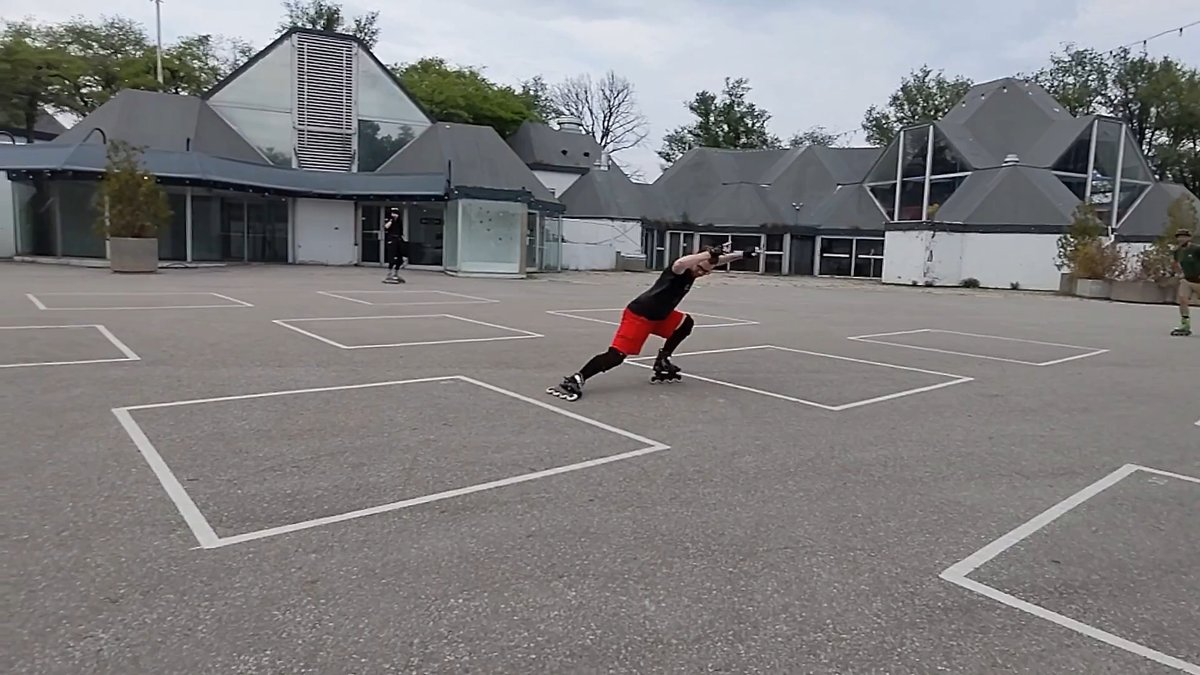 CanadaBladers's tweet photo. #toronto #torontobladers #torontoinline #inlineskating #rollerblading #goskate #freeskating #skate #fridaynightskate #fns https://t.co/pQcXQ6N63d