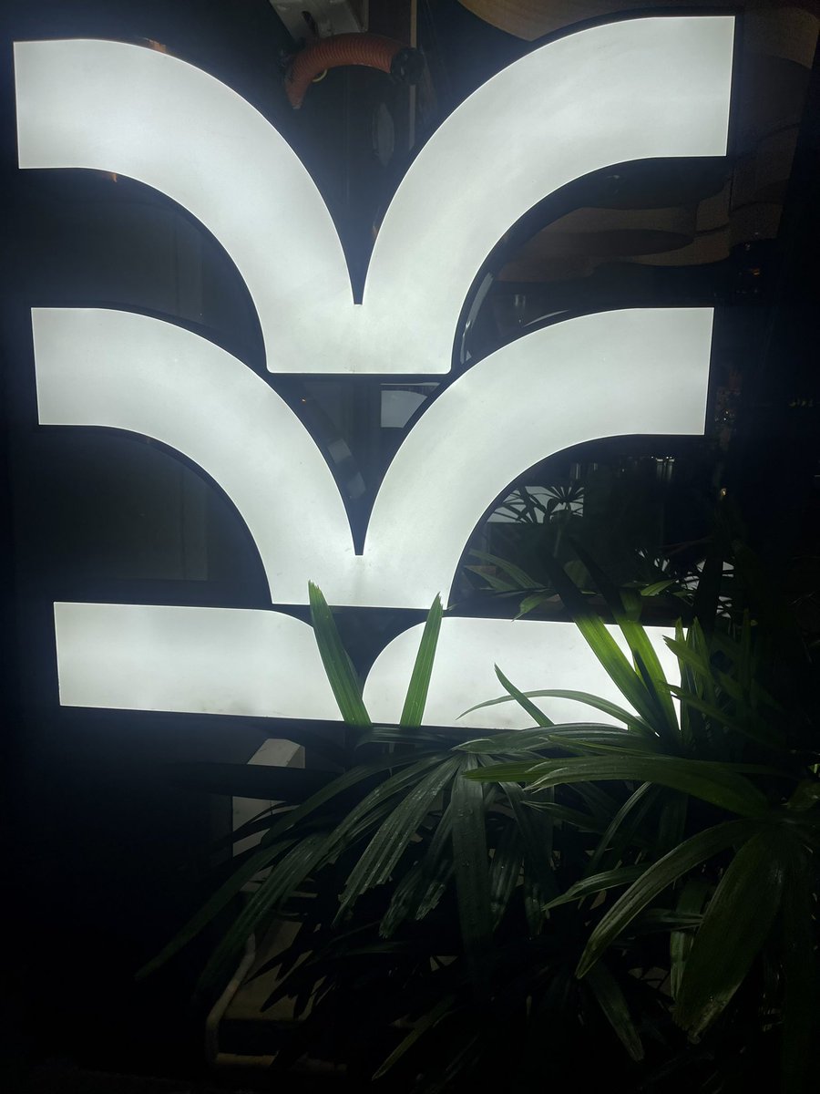 MindyNguyn4's tweet photo. #saigon #timecoffee https://t.co/LkbPXwt4RH