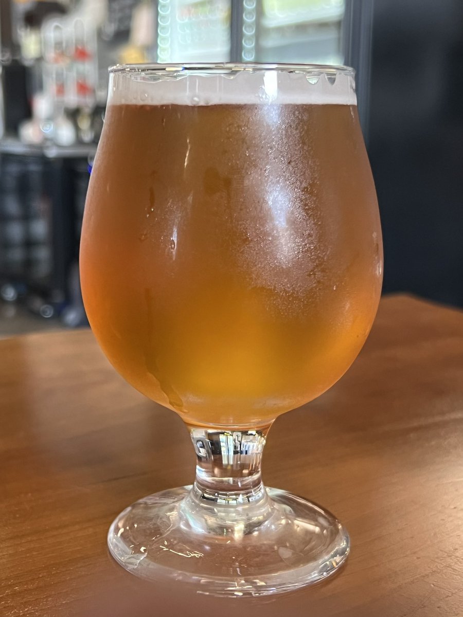 BarStopShorts's tweet photo. Thunder &amp; Lightning IPA at Dees Brothers Brewery. Sanford, FL https://t.co/oZkH3y7p99