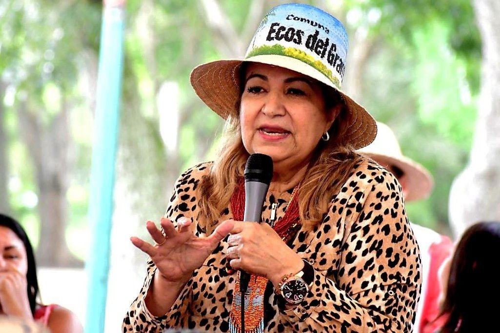 Una fructífera jornada de trabajo, sumando toda la experiencia a la Venezuela por la que todos trabajamos. Ustedes son parte del nuevo plan de prosperidad por y para la muchachada de la Patria. (2/2)

<a href="/NicolasMaduro/">Nicolás Maduro</a> 
@MPPEDUCACION