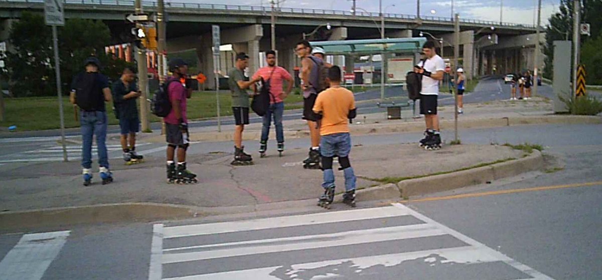 CanadaBladers's tweet photo. 2019 #toronto #torontobladers #torontoinline #inlineskating #rollerblading #goskate #freeskating #skate #fridaynightskate #fns https://t.co/XJS4jZcbW5