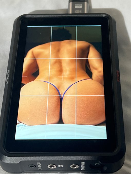 Making new content 😘 https://t.co/zq6wXuO3Hk<a href="/tag/comingsoon"class="tags"><span>#comingsoon</span></a>