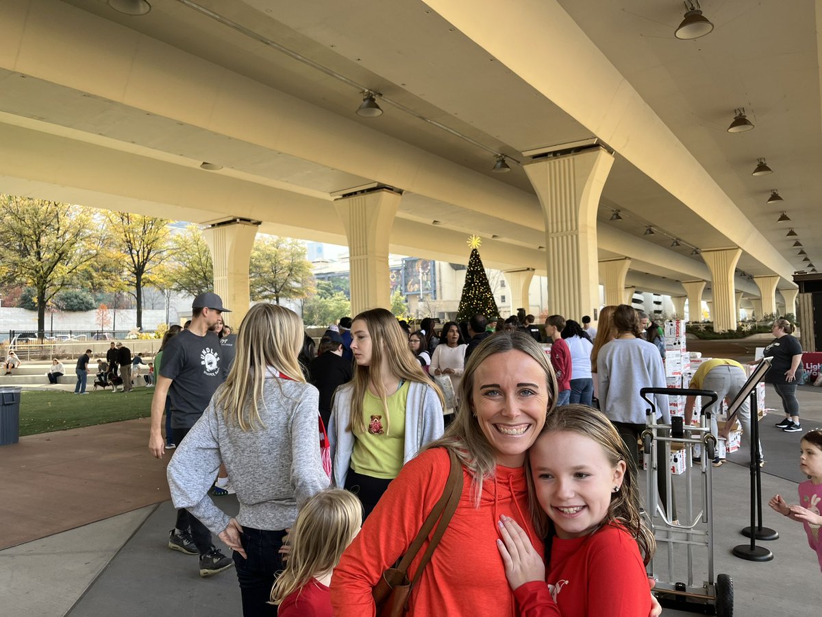 ajgunnmd's tweet photo. Great to have our @LDSchurch #Christmas party at #thegivingmachine in City Walk, supporting local charity, @BundlesDiapers, &amp; world-wide charities

It’s open 9a-9p but is only here in @cityofbhamal until tmrw! 💯 goes to the charities! 

Give online here: https://t.co/cvLO6czrat https://t.co/Nn58uyn9n8