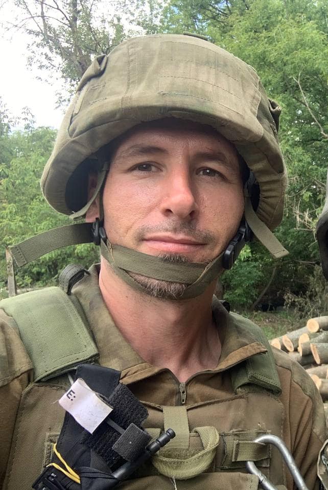 nakypiloua's tweet photo. Музикант, волонтер, військовий. За майбутнє вільної України на передовій загинув музикант з Харківщини Олег Зубко. Йому було 36. Олег з перших днів відкритої війни допомагав людям евакуюватися, в квітні долучився до ЗСУ. 

Допомогти матері Олега:

4149499386754251 Олег Зубко. https://t.co/onGPW2Zzu5