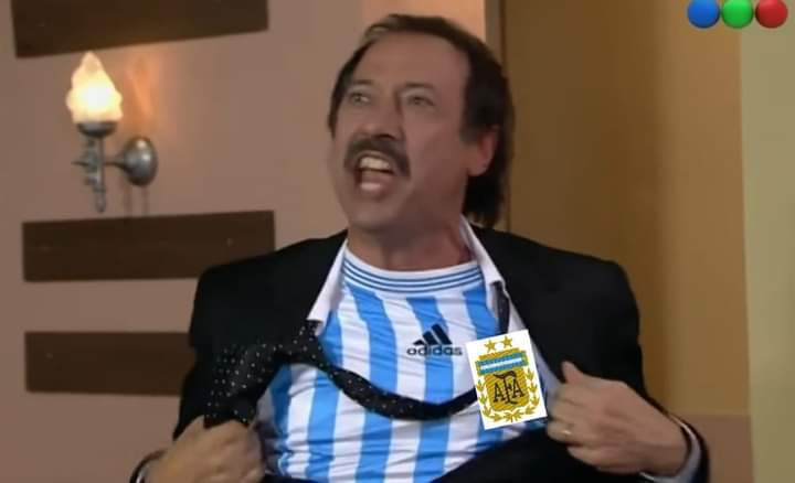 aarontsuarez's tweet photo. GOL DE MESSI Y ENCIMA LE HIZO UN CAÑO VAMOS ARGENTINAAAAA https://t.co/jaFEDCJ5q7