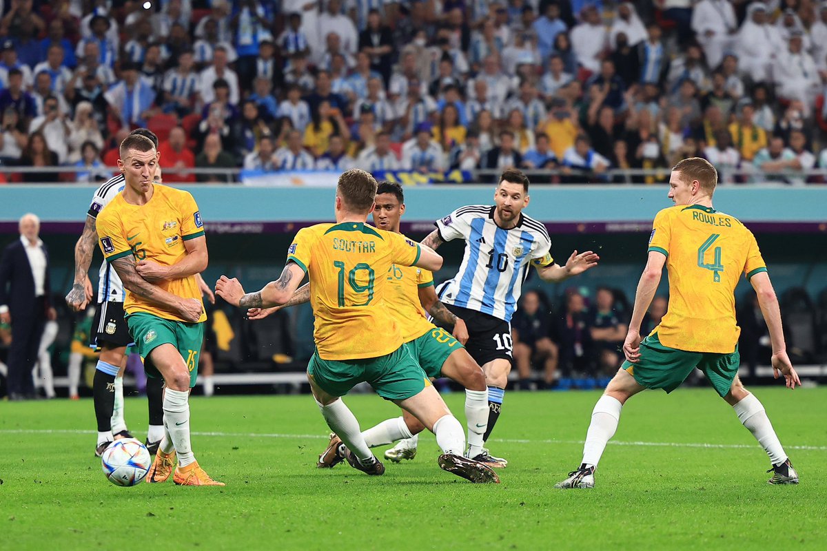 bittar32's tweet photo. #Legend Lionel Messi 1000 senior games & 9th @FIFAWorldCup career goal. #SeniorGoat https://t.co/a9XPOrnGqW