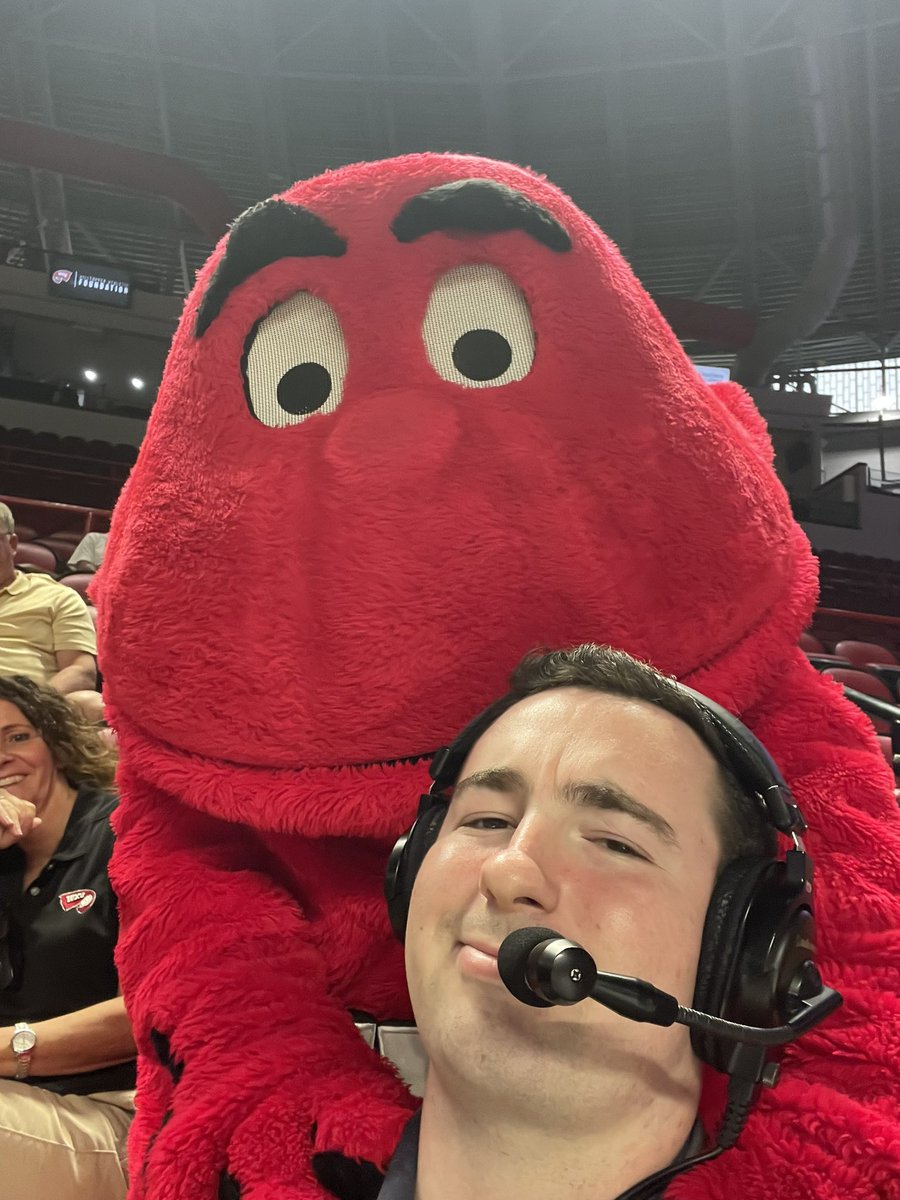 BradKlein15's tweet photo. The first season with @WKULearfield is in the books! 

@WKUVolleyball had an unbelievable season, winning another @ConferenceUSA title and punching their ticket to the @NCAAVolleyball Tournament for the 15th time. 

It was a wild ride, and I got to be a small part of it. (1/1) https://t.co/HTMZarfru3