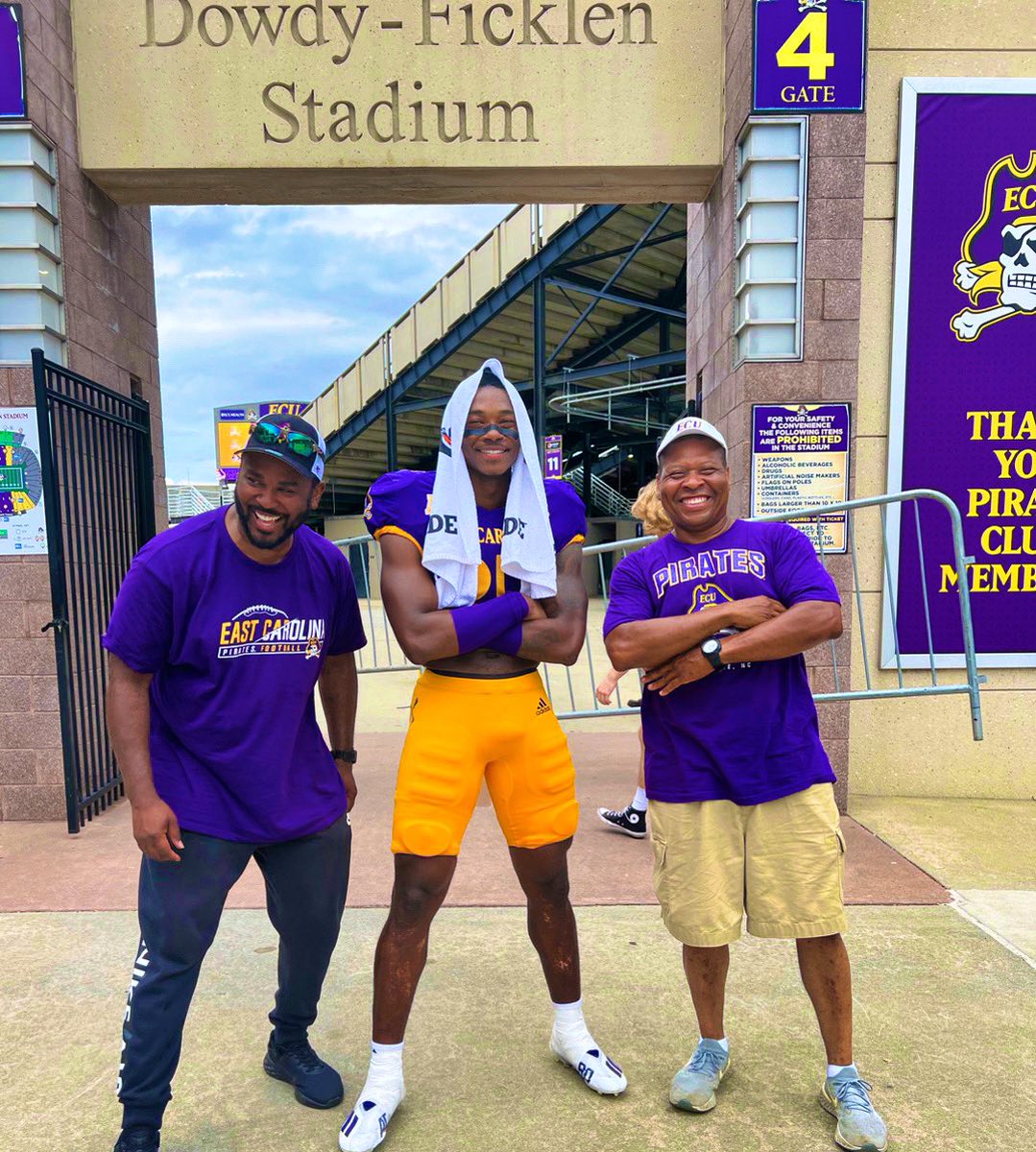 ℍ𝕚𝕘𝕘𝕤🥤 tweet media