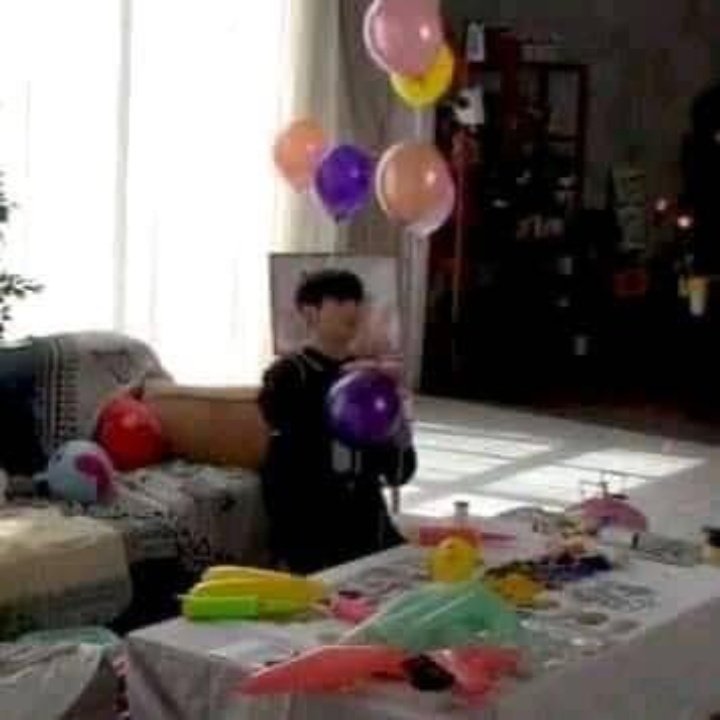 droprules's tweet image. yo en mi                    yo en el cumple 
cumpleaños                de algún bts