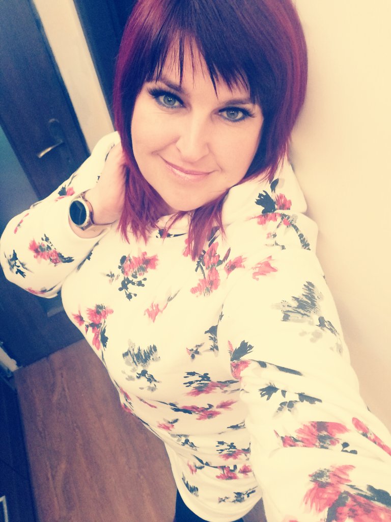 Judit22787650's tweet photo. Meleg pulcsi hideg van ��️❄️ https://t.co/T4q8qD9eGf