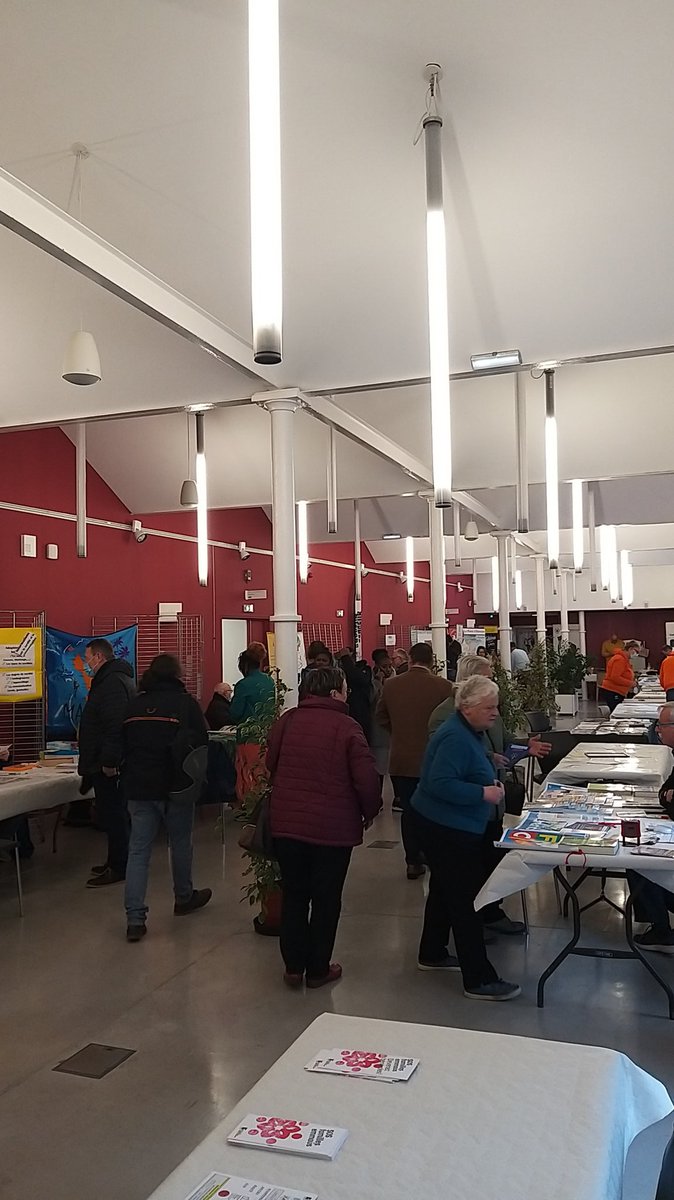Fnath72_61's tweet photo. Une super journée sur le bénévolat a Alençon avec ateliers thématiques le matin : 
- communication,
- relation association et collectivité, 
- le bénévolat, une crise ? 
et un forum l'après-midi ! 
Merci la ville d'#Alençon et aux équipes de la municipalité pour leur accueil ! https://t.co/Ns6r4WKr7S