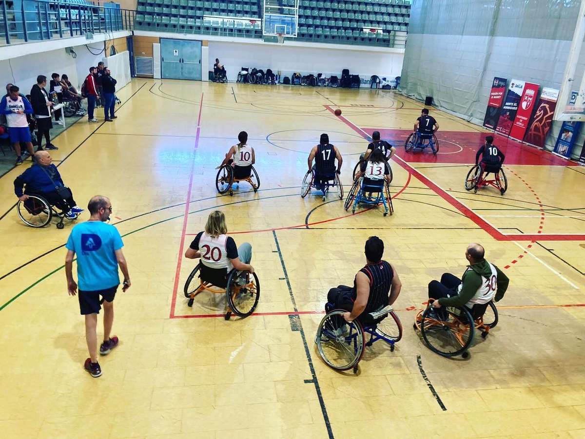 Hoy en el Día Internacional de las personas con discapacidad acudimos <a href="/cblhortagodella/">CB L'Horta Godella</a> a un partido de basket muy especial . Ha sido un placer compartir cancha con personas con tanta bondad, actitud y coraje 🏀#slowsport  #3dediciembrediainternacionaldelaspersonascondiscapacidad