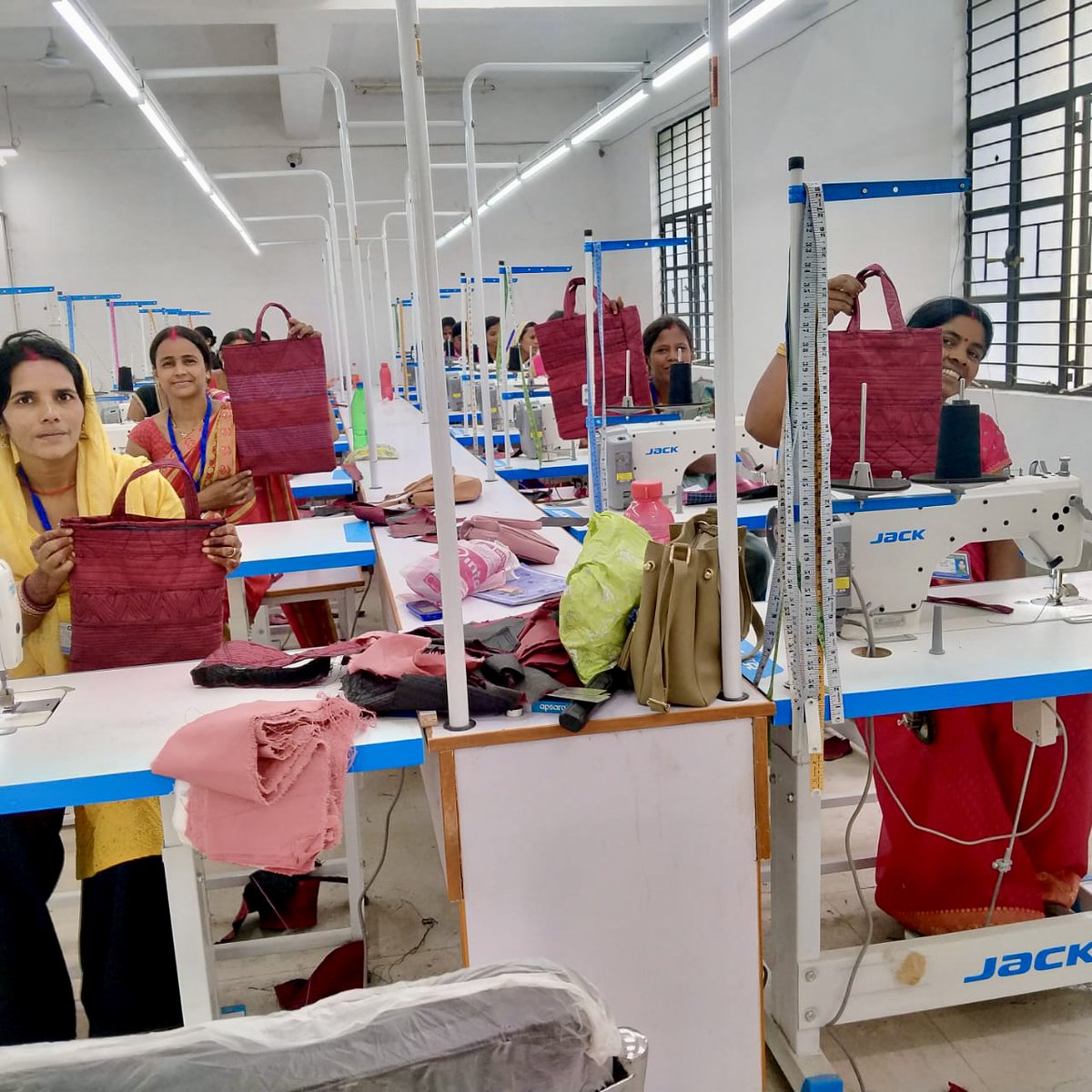 SandeepPoundrik's tweet photo. Important day for Textile Industry in Bihar tomorrow. Bag unit with 225 machines will be inaugurated by Industry Minister in Fatuha. Phase-I of Muzaffarpur bag cluster of women entrepreneurs with 264 machines will be inaugurated by Chief Secretary. More to come. #BiharHaiTaiyar. https://t.co/4PMtMIAALy