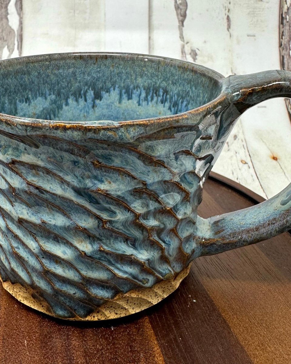 toddridley's tweet photo. Want an awesome, one-of-a-kind holiday gift option? My friend Tierney has finally opened up a shop for her beautiful ceramics. Made locally in Ann Arbor. These things are really beautiful! They also come boxed and ready to gift ❤️

Shop here 👉 https://t.co/csUDbHmxat https://t.co/UdDaDy8nNH