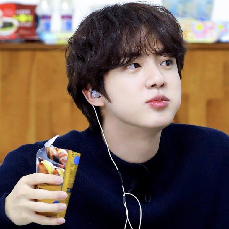 chocoballnini's tweet photo. JIN birthday GA! #HappyJINday 🖤

1 winner of Php 500 

— rt, like, &amp; follow me
— reply with your fave Jin pic &amp; his birthday tags!
— no GA/dummy accs
— ends tba https://t.co/zYOgsi1kbU