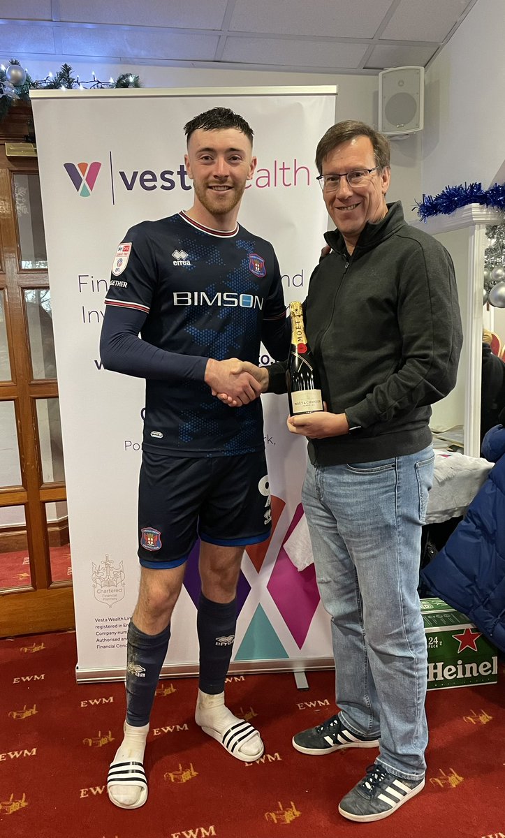 🍾 Goalscorer <a href="/Ryan_edmondson9/">Ryan Edmondson</a> got today’s <a href="/VestaWealth/">Vesta Wealth</a> man of the match award 💪🏼 #cufc