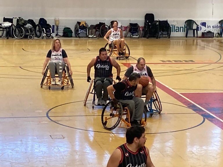 Hoy en el Día Internacional de las personas con discapacidad acudimos <a href="/cblhortagodella/">CB L'Horta Godella</a> a un partido de basket muy especial . Ha sido un placer compartir cancha con personas con tanta bondad, actitud y coraje 🏀#slowsport  #3dediciembrediainternacionaldelaspersonascondiscapacidad