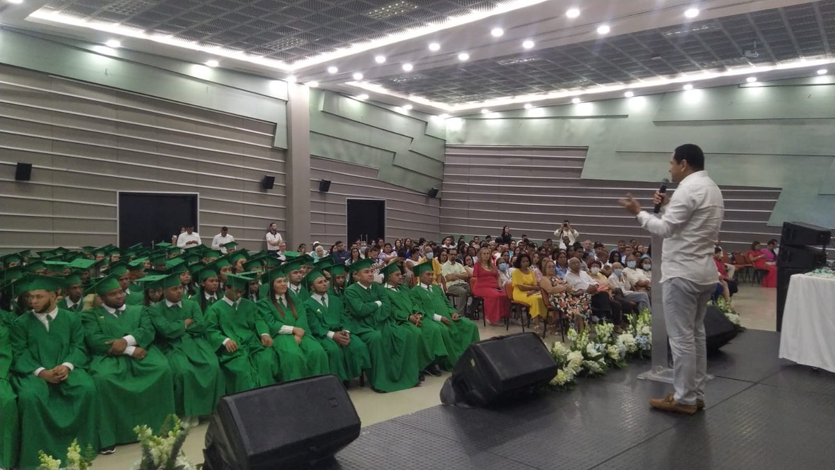 josegcontrera's tweet photo. #AEstaHora 172 aprendices del Centro Industrial y de Aviación @SenaAtlantico,estan en la ceremonia de graduacion, recibendo su título con proyecciones de éxito para vincularse al sector productivo.

¡ FELICIDADES QUERIDOS EGRESADOS ! 👩‍🎓👨‍🎓

#CuandoCreemosCreamos
 #somosSENA https://t.co/KCj4Yp8KTU