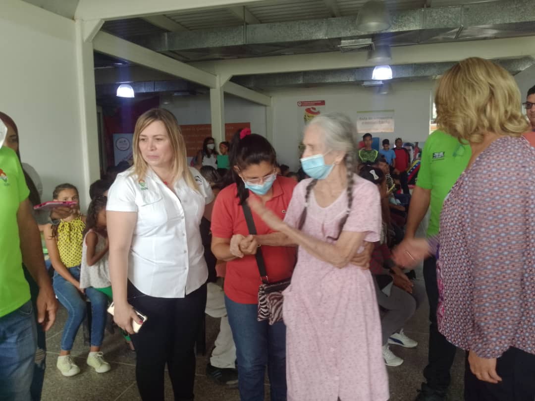 marilyndilucave's tweet photo. Desde la Planta Gigante Chávez en el Edo. Guárico, el día de ayer realizamos atención amorosa a nuestras abuelas y abuelos ❤️.

#ResistenciaHeroica https://t.co/W0Z0vLXFbT
