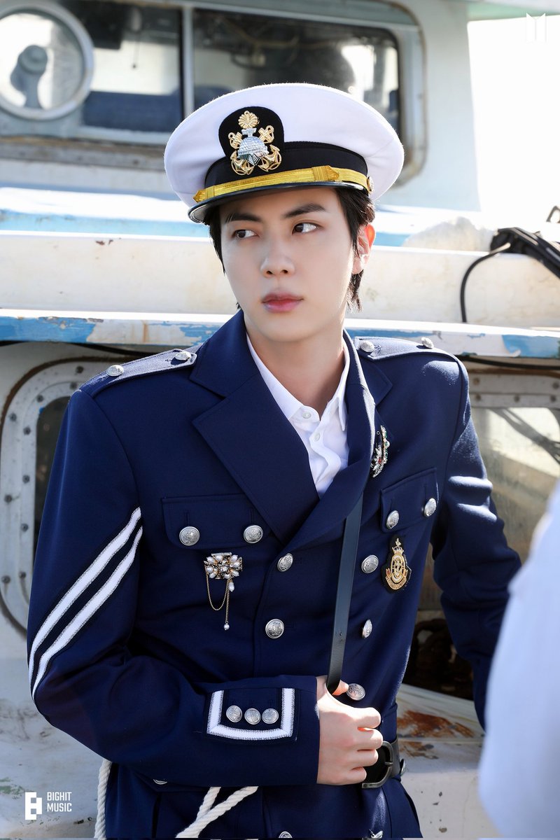 JinAsCake's tweet photo. Drop his hashtag 👇

#HappyJINday 
#SuperstarJinDay 
#NoOneElseButJin 
#TheAstronautDay
#HappyBirthdayJin @BTS_twt https://t.co/21Tu6m0o8c