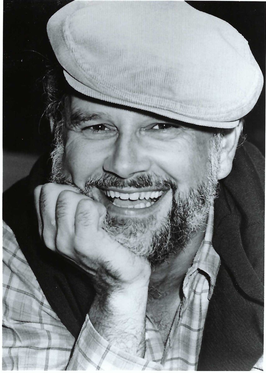 JokeCrafters's tweet photo. Still very hard to believe this generous, wonderful and funny man is no longer with us. I miss him so much 💔 #GenePerret #comedywriter #comedywritingguru https://t.co/8PcFf15fzI