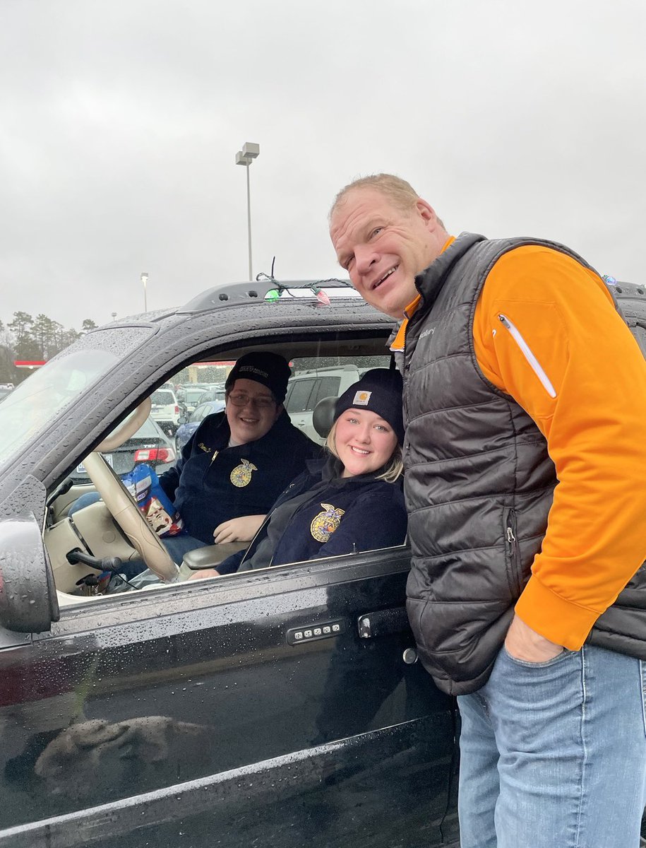 LZANNUCCI's tweet photo. @GlennJacobsTN Thank you for taking the time to take a photo with @ByingtonFFA officers. They were beyond thrilled! https://t.co/AIQHKlwLuj