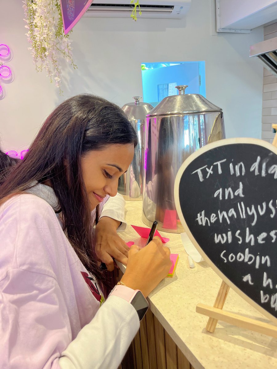 tubatusdiary's tweet photo. The Soobin Birthday Cupsleeve Event Was Definitely A Huge Success 🥹🫶🏼💙

Loved Every Single Moment Of Being There with all the MOAs celebrating Soobin Day

Thank you @TXTIndiaFanbase and @thehallyustore for this beautiful event 🥹

#SOOBIN #TXT #TOMORROW_X_TOGETHER @TXT_members https://t.co/p7vniCAMEL