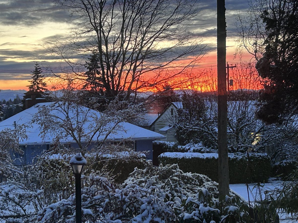 Larryfrancis's tweet photo. @KSeattleWeather West Seattle! https://t.co/30Lc1Q5t8K