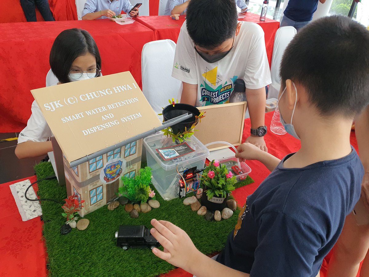 davidcampey's tweet image. Coolest projects Malaysia!
#coolestprojectsmalaysia
So cool, actually.... Coolest!

Well done @pscpenang and all the participants!