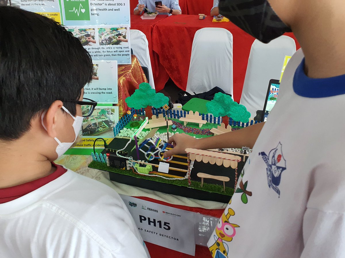 davidcampey's tweet image. Coolest projects Malaysia!
#coolestprojectsmalaysia
So cool, actually.... Coolest!

Well done @pscpenang and all the participants!