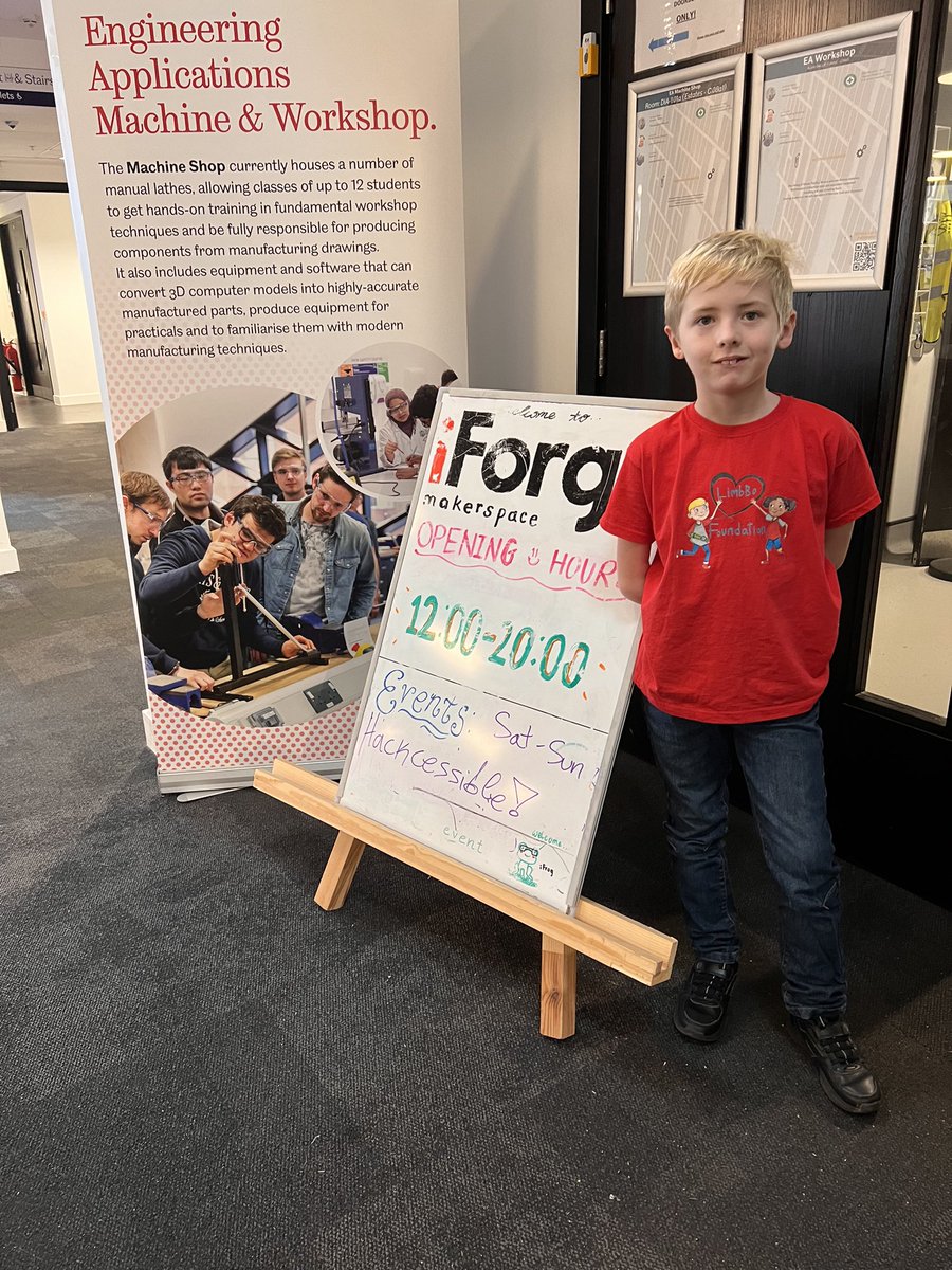 LBofoundation's tweet photo. Lovely to meet up with our team @hackcessible22 at @sheffielduni this morning #limbdifference #limbdifferenceawareness https://t.co/6sDQlRtvWd