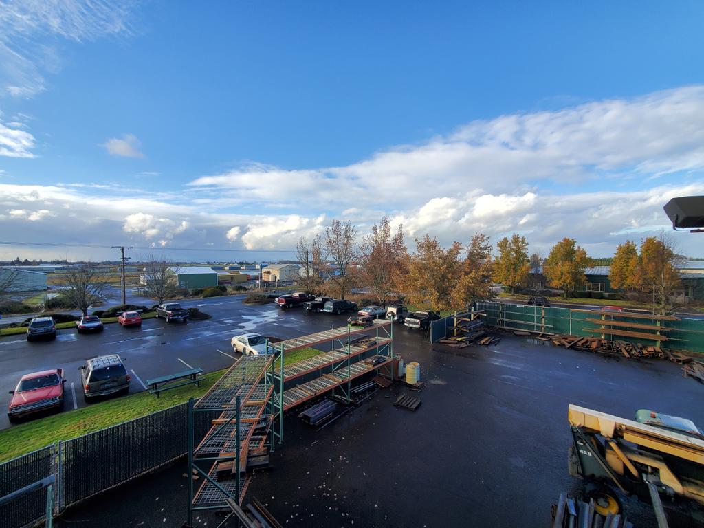 TBrave's tweet photo. @NWSPortland @NWS @NWSSeattle Not on my phone. ;) Later on my Computer. Picture is from the other day in Lebanon, Oregon. #Skywarn22 https://t.co/4BsNkTwwph