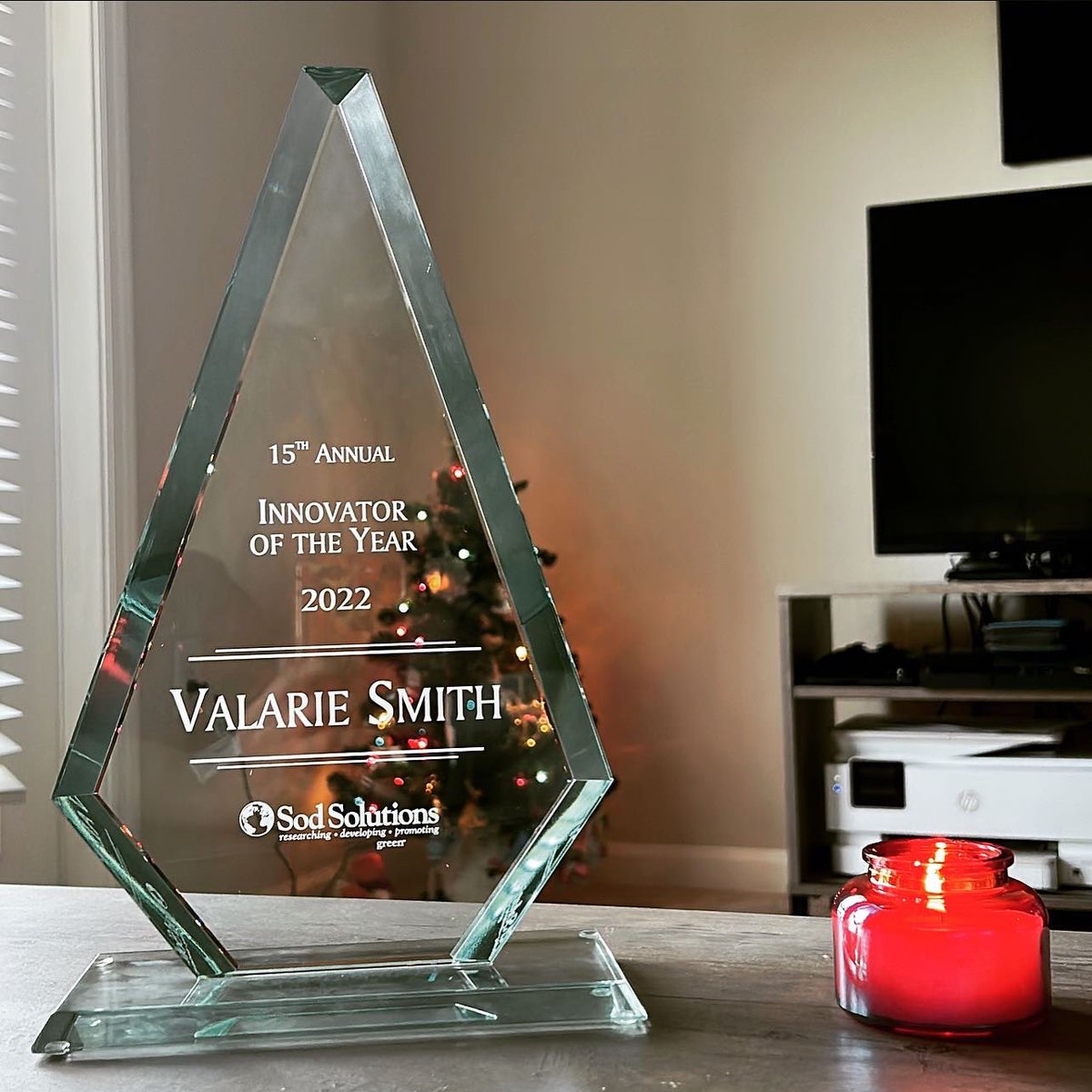 Valerie_M_Smith's tweet image. I’m THRILLED to have won the 2022 Innovator of the Year award at the @SodSolutions company Christmas party last night!!! 🏆✨

I’m grateful to work with Sod Solutions who’s built an incredible team of coworkers/management &amp;amp; values 𝒸𝓇𝑒𝒶𝓉𝒾𝓋𝑒 𝓉𝒽𝒾𝓃𝓀𝒾𝓃𝑔.
#ContentRules