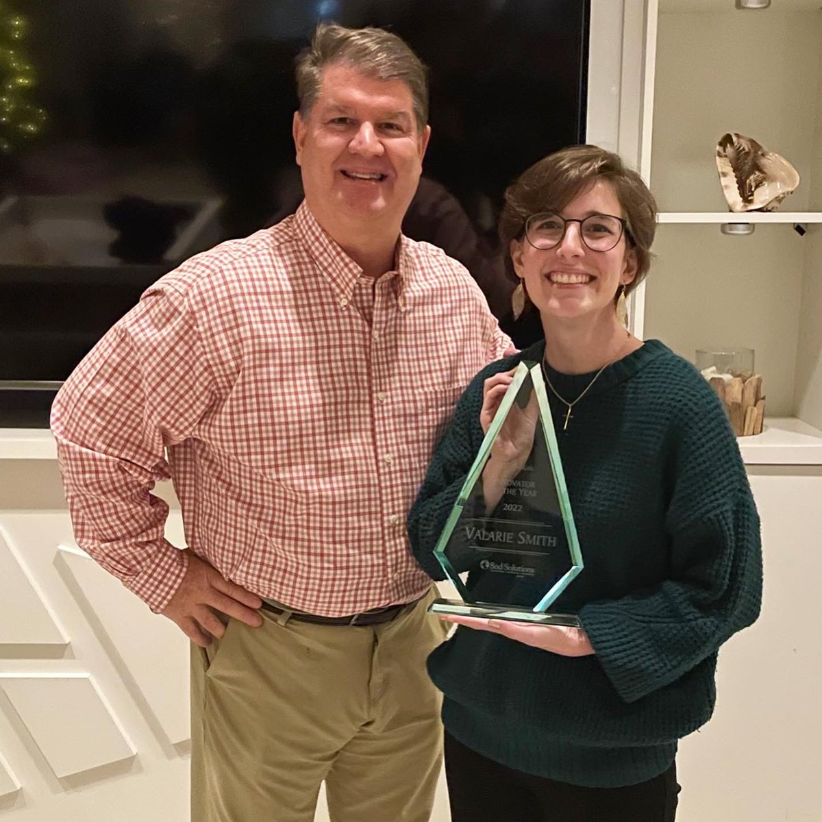 Valerie_M_Smith's tweet image. I’m THRILLED to have won the 2022 Innovator of the Year award at the @SodSolutions company Christmas party last night!!! 🏆✨

I’m grateful to work with Sod Solutions who’s built an incredible team of coworkers/management &amp;amp; values 𝒸𝓇𝑒𝒶𝓉𝒾𝓋𝑒 𝓉𝒽𝒾𝓃𝓀𝒾𝓃𝑔.
#ContentRules