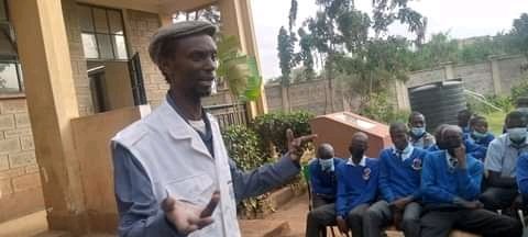 IsmailNjoroge1's tweet photo. RADAC message to the outgoing Students:-
"I wish all Teenagers could filter through Sports and Arts instead of turning to Drugs 💉 and Crime 🔪 because I never joined High School, I joined School High" 
#RADAC 
#SaveTheYouths https://t.co/v5CczUmVsP