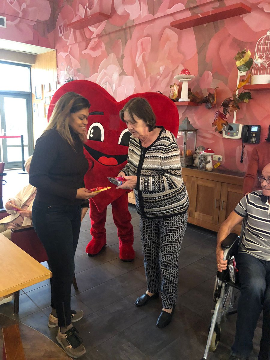 Wat was het genieten vanmorgen  met de senioren vh verzorgingshuis Florence #Mariahoeve en de bewoners van Hongarenburg. <a href="/FlorenceZorg/">Florence</a>