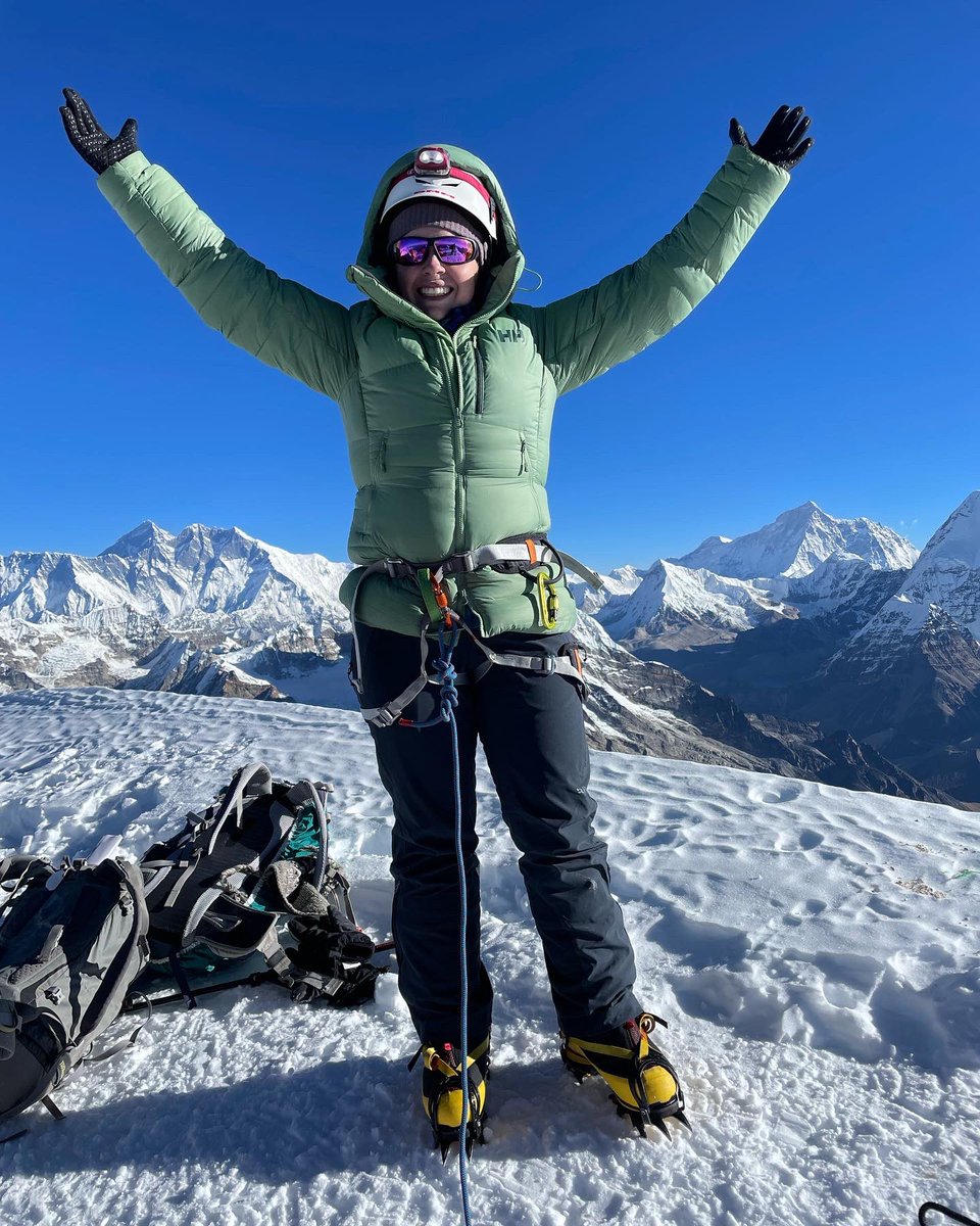 SotonHannah_EBC's tweet photo. This time last month…3.11.2022  #SummitDay #MeraPeak #6476m #Himalayas #Nepal @HellyHansen 🏔️🥾 https://t.co/BivjP70XxF