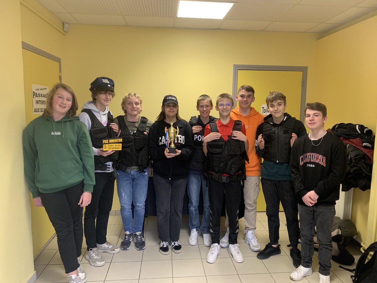 🚘 Plus de 2️⃣0️⃣0️⃣  jeunes du Lycée Masaryk, à #Vouziers, entrent dans la peau d’enquêteurs !

🚘 En découvrant indices et énigmes, ils élucident cette enquête fictive de #SecuriteRoutiere nouvelle génération soutenue par le <a href="/Prefet08/">Préfet des Ardennes 🇫🇷🇪🇺</a> !