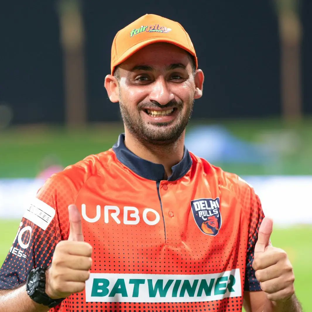 UAEBullsT10's tweet photo. A tournament of learnings and pure entertainment comes to an end for us. We thank the #DBArmy for their love and support throughout a season where each match went right down to the wire. #CricketsFastestFormat at its best! 

#DelhiBulls #DilSeDilli #T10League https://t.co/7KqwCW1iqw