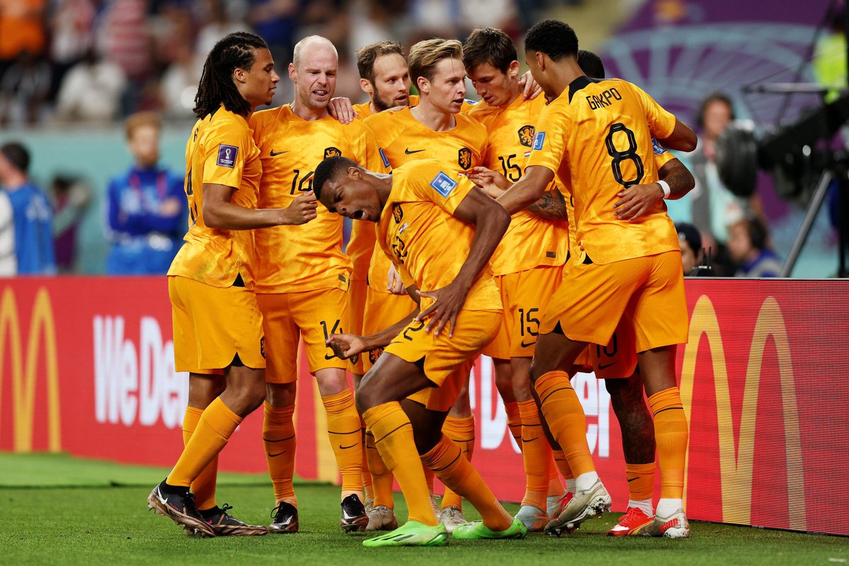footballpagefan's tweet photo. เนเธอร์แลนด์2-0🔥#บอลโลก2022
#FIFAWorldCup2022 #Netherlands 
#Worlds2022 #WorldCup https://t.co/ZGI1X945FS