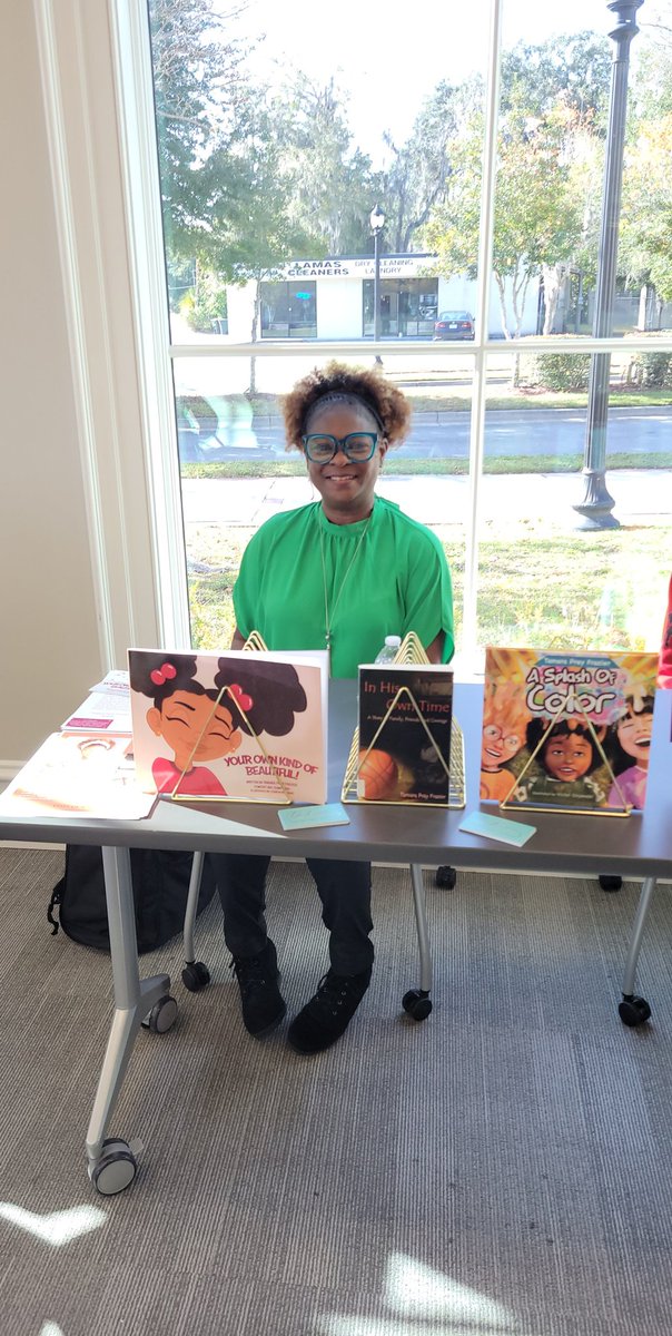 BIParentEngage's tweet photo. Supporting our favorite author @TPF_thewrite1 @liveoakpl #MeetTheAuthors @damonz2013 #PaulGuzman https://t.co/rnxr8LTHtD