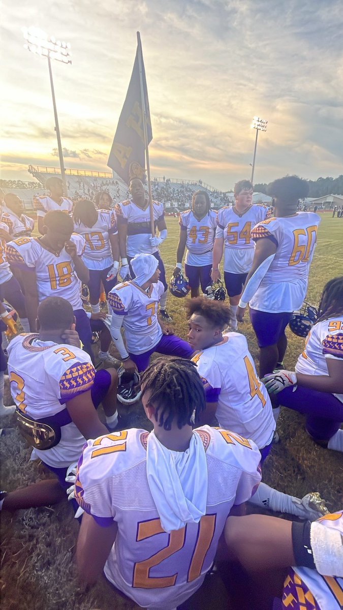I just want to say I had a great time playing the game of football that I love onside the group of  great athletes we have, the season has come to a end after round 4 we put in a lot of work in give it our all the whole season we’ve been playing💛💜 much love to all the seniors.