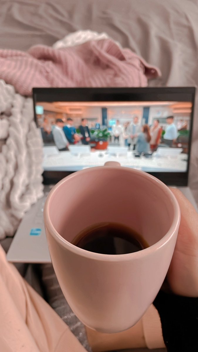 mafeafuentes's tweet image. La soledad puede resultar adictiva🤍✨