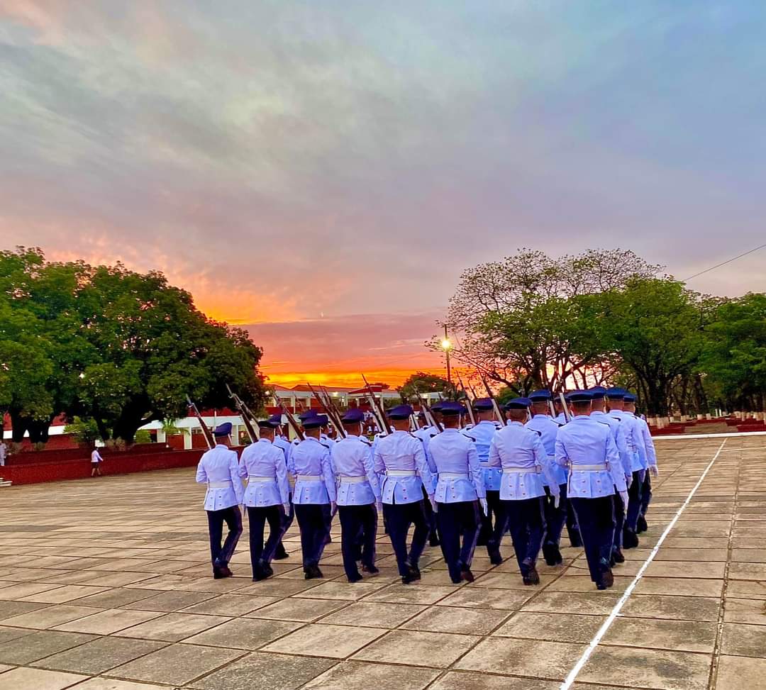 gonzAlex71's tweet photo. 🇵🇾💂🏽Que veas el sol donde otros ven sombras y oportunidades donde otros ven obstáculos.💂🏽🇵🇾 https://t.co/5ZR75Hw6HG