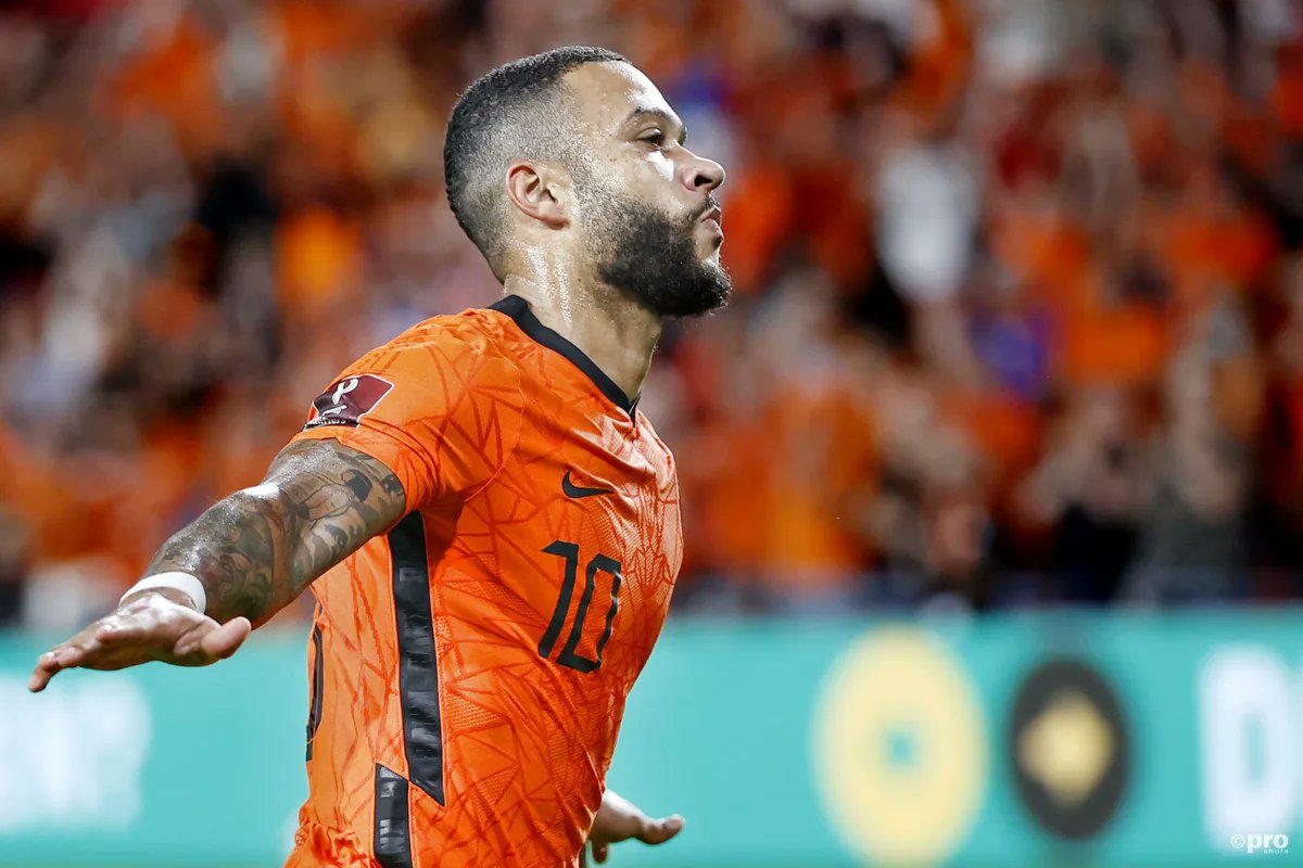 Holland dominates.. different
They are not playing the old style possession. In ballwin <a href="/Memphis/">Memphis Depay</a> holds the ball or makes diagnal depth drawing defense. Having Cody Gakpo open to goal accelerating offense.
Lethal in ballwin, USA can have the ball, Holland decides.
#USAvNED