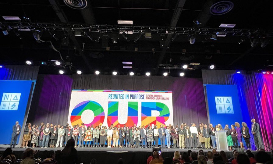 #international school boards look at this visual of HoS across the USA. A packed stage of beautiful people of color. <a href="/NAISnetwork/">NAIS</a> this was so powerful! When you broaden the perspective of your team and look in different spaces a world of opportunity can open up. #issedu #NAISPoCC